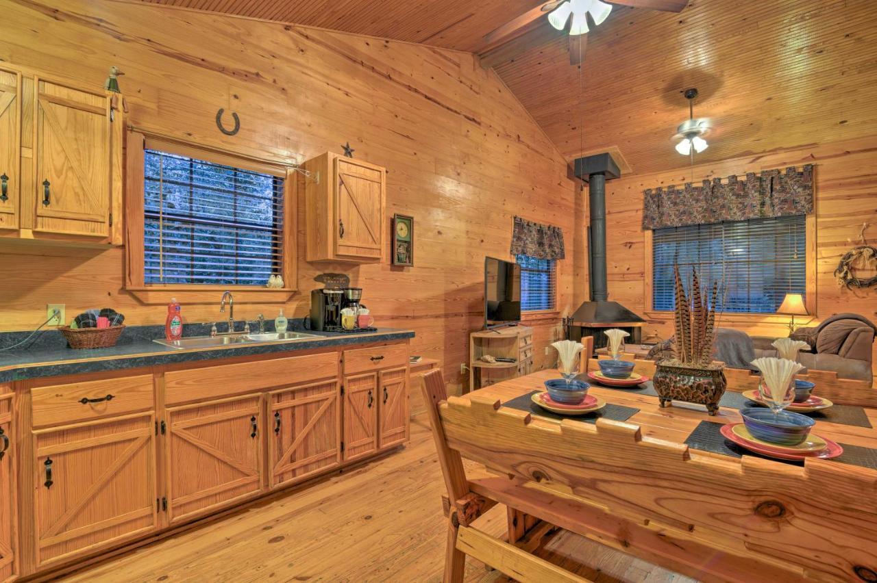 Hochatown Hideaway With Hot Tub, Grill And Fire Pit! Villa Stephens Gap Ngoại thất bức ảnh