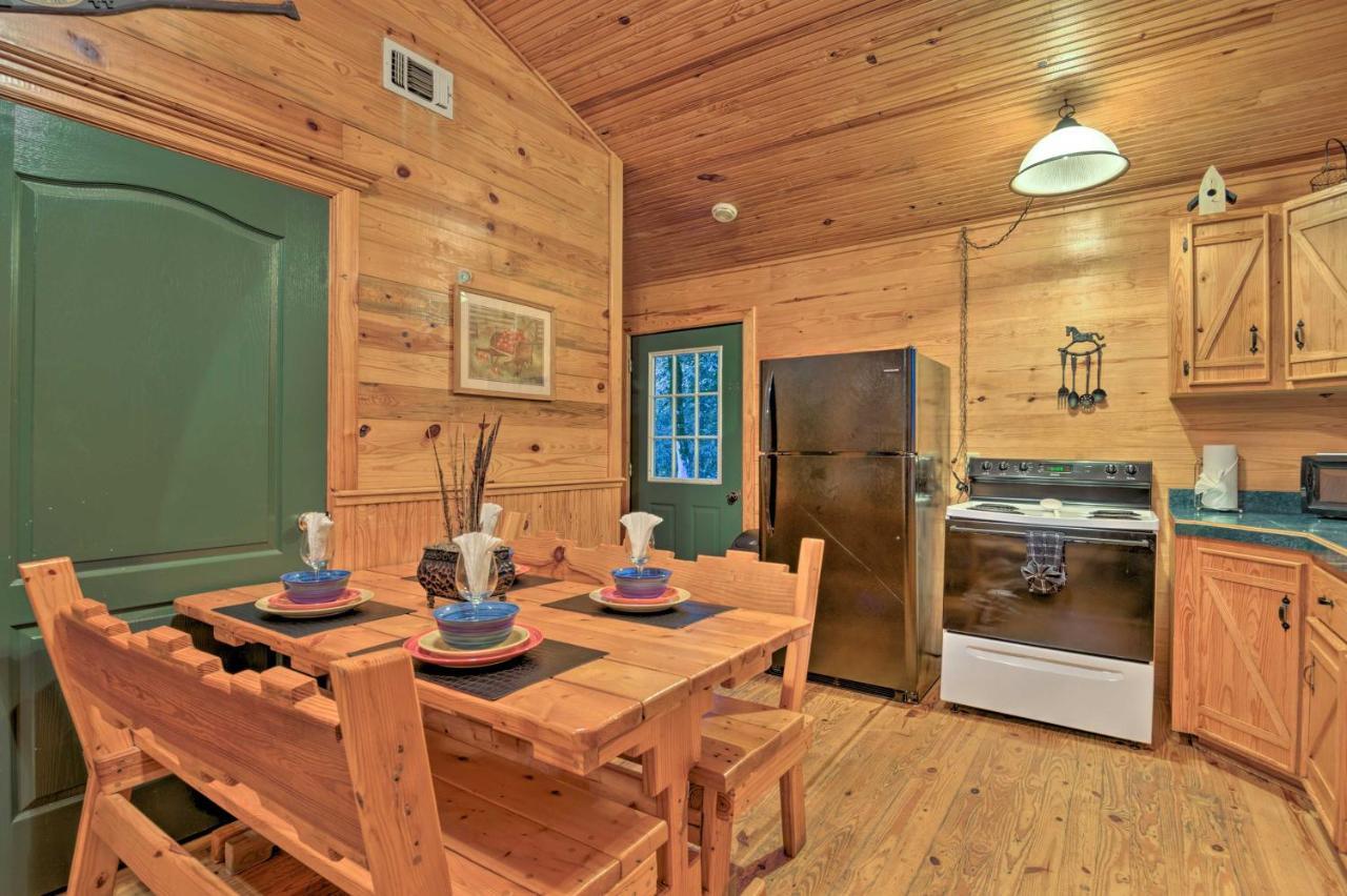 Hochatown Hideaway With Hot Tub, Grill And Fire Pit! Villa Stephens Gap Ngoại thất bức ảnh